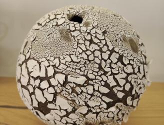 Esfera de cerámica realizada a mano