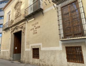 Fachada del Colegio del Arte Mayor de la Seda