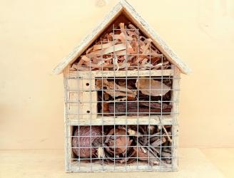 Elaboración de hotel de insectos