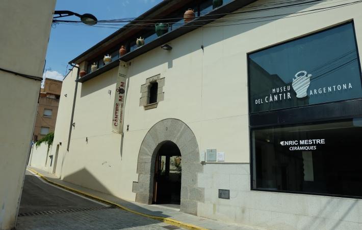 Façana exterior del Museu del Càntir d'Argentona