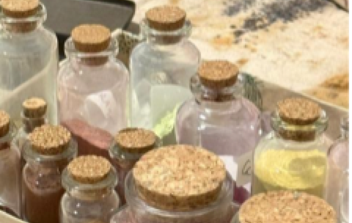 Pots amb pigments naturals