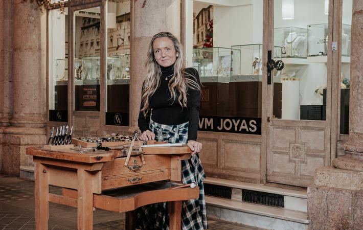 Descubre en el Pasaje de Lodares, el maravilloso mundo de la joyería de Autor
