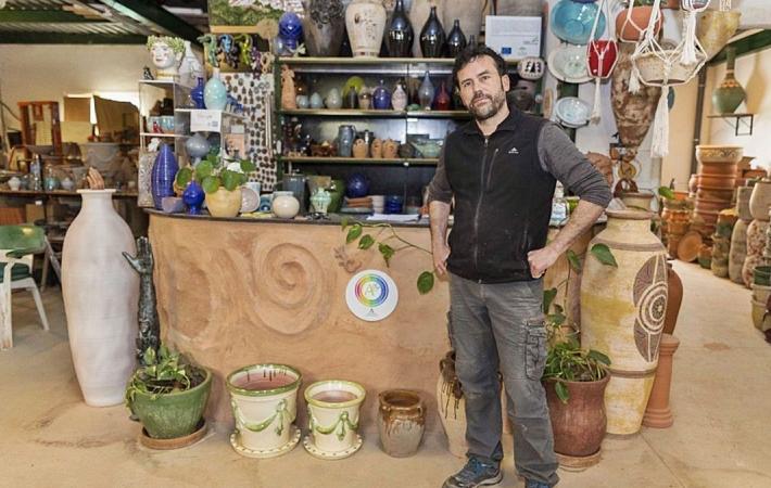 Pascual Cózar en su taller