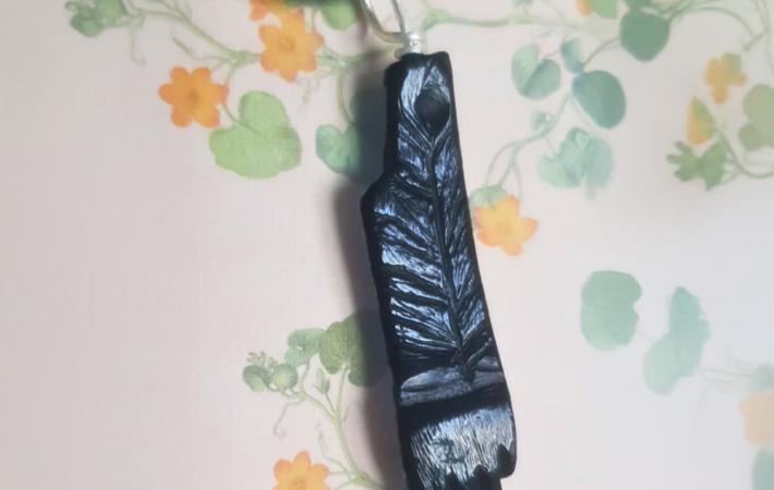 Taller de azabache, iniciación