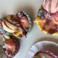 Velas hechas a mano y decoradas de forma realista