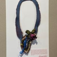 COLLAR AGATA Realizado en encaje de bolillos con seda 