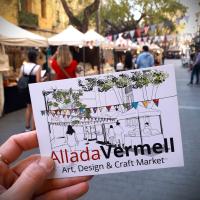 Foto: postal de la  Fira d'artistes i Dissenyadors d'Allada Vermell / @friaalladavermell
