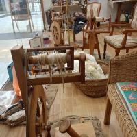 De la oveja a la Madeja, hilado en Rueca 