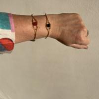 Cada participante se lleva su propia esclava artesanal hecha con sus manos.