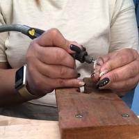 Elsy Aragón en su taller