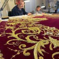 Bordadores Artesanos realizando su oficio.