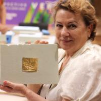 Repujado por alumna participante